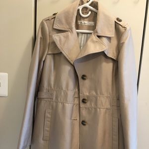 • Kenneth Cole • Trench Coat